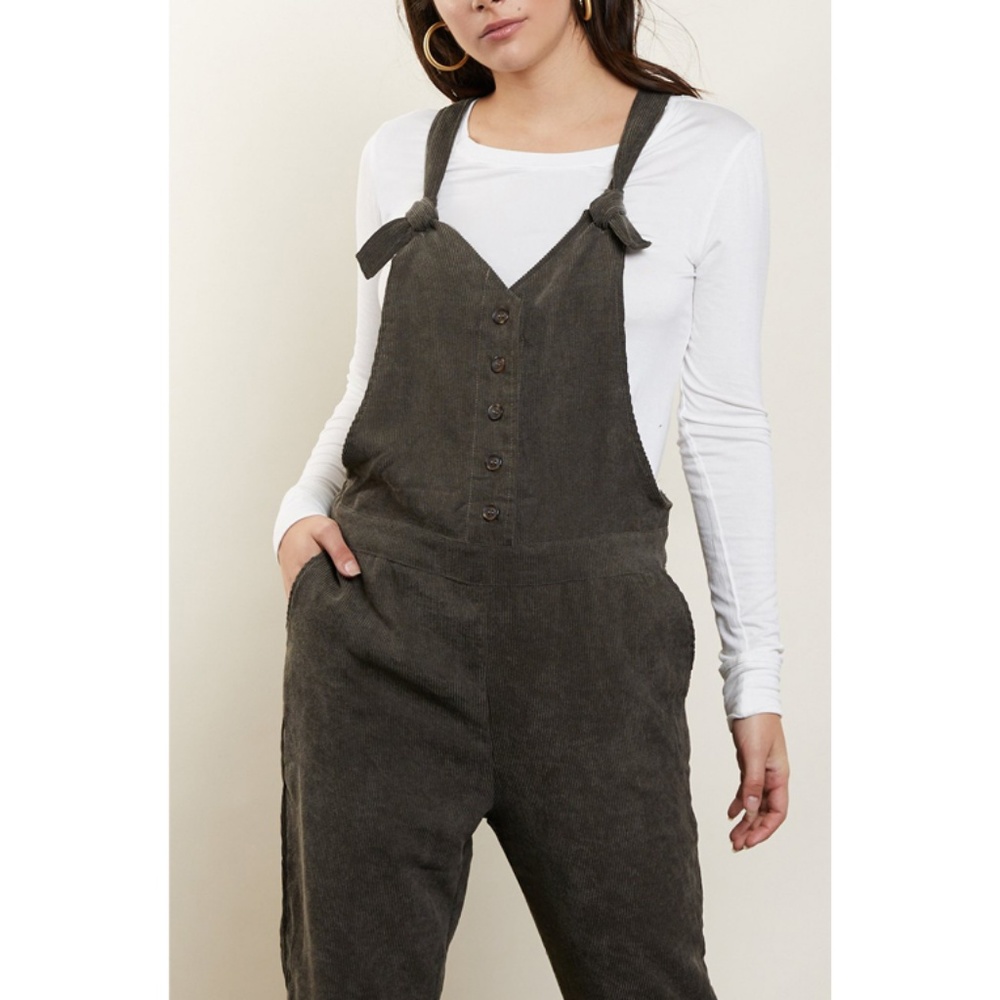 Mustard Seed Olive Corduroy Crop Overall Jumpsuit - Picture 3 of 7